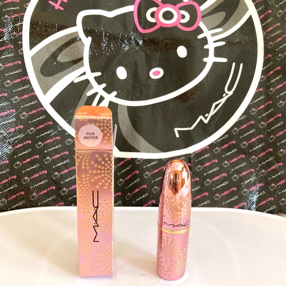💄HP! LAST ONE! MAC Lustreglass Sheer Shine Lipstick Bubbles & Bows Pour Another - Picture 3 of 13